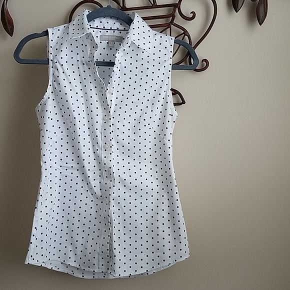 Banana Republic Tops - Banana Republic non iron blouse